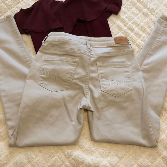 Aeropostale Light Beige Skinny Jeans (Size 25) - Picture 3 of 4